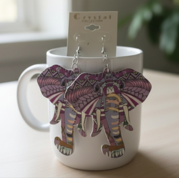 Long Wooden Elephant Earrings, Jungle Style Animal Earrings. 7 cm. - Picture 4 of 7